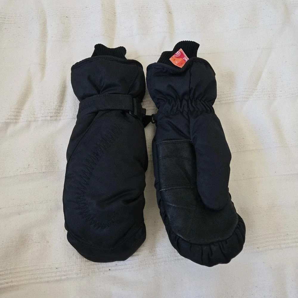 Kombi Waterguard Nlack Mittens  Women's Size Medium New No Tag  Skiing Winter